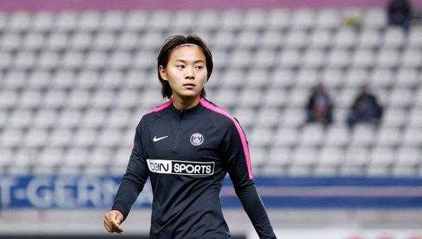 王霜为什么不在巴黎踢球了