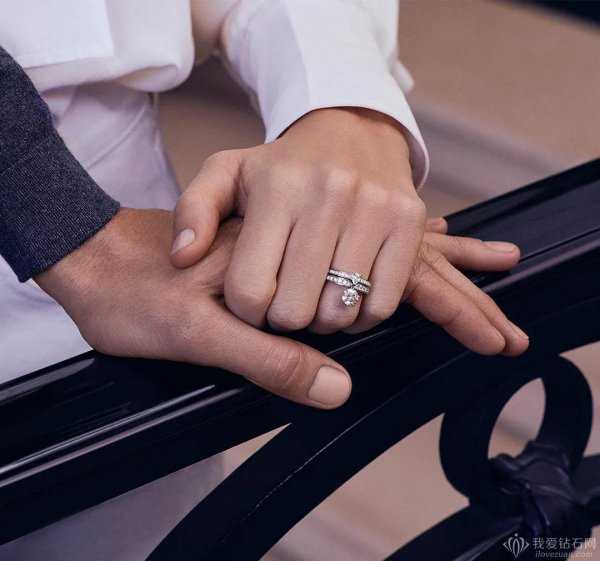 订婚戒指买一对还是一个