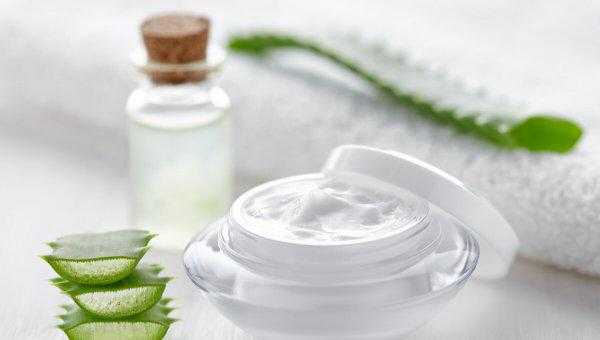 敷完芦荟胶后要洗脸吗