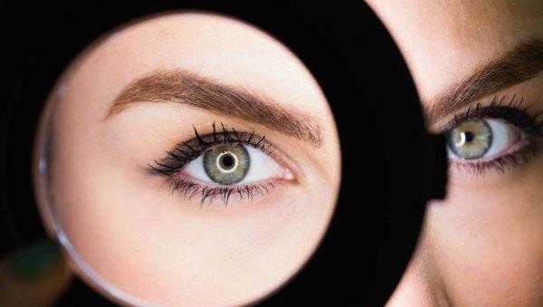 人死后眼睛闭不上是什么原因