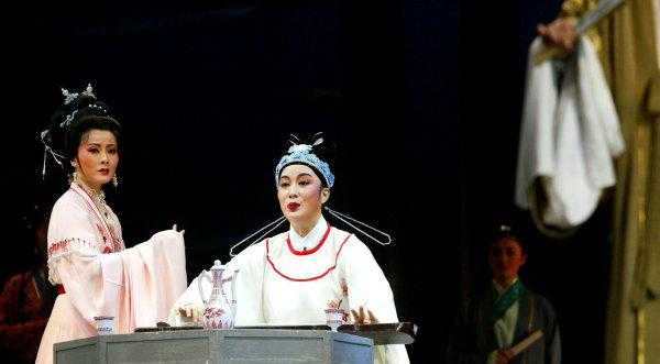 人死后眼睛闭不上是什么原因