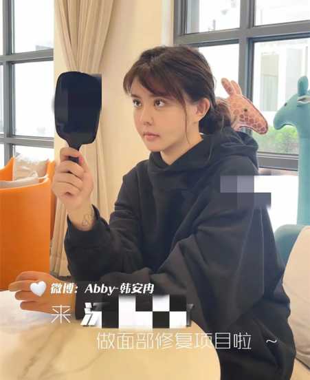 韩安冉整容前后对比照片