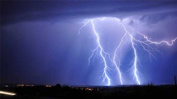 雷电是直流电还是交流电
