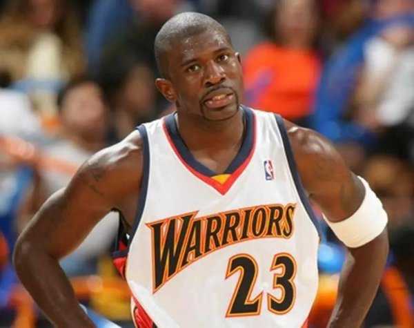 nba23号球衣是谁