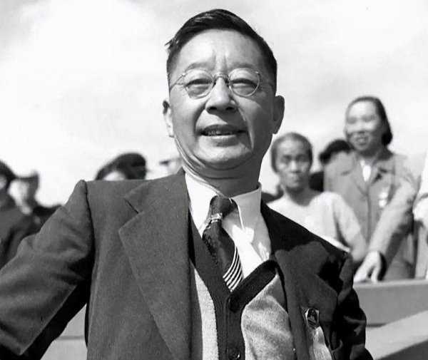 作家老舍活了多少岁