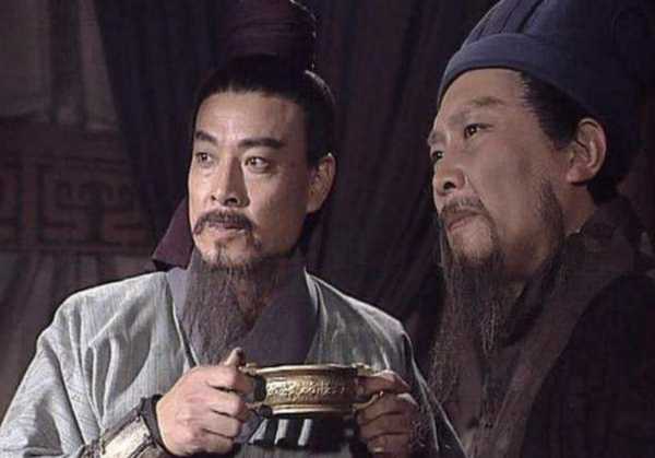 挥泪斩马谡的主人公是谁