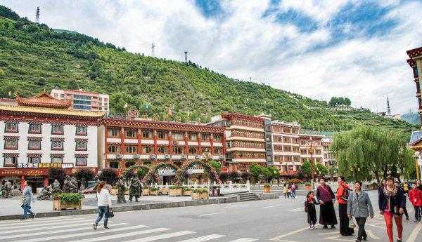 康定海拔多少米