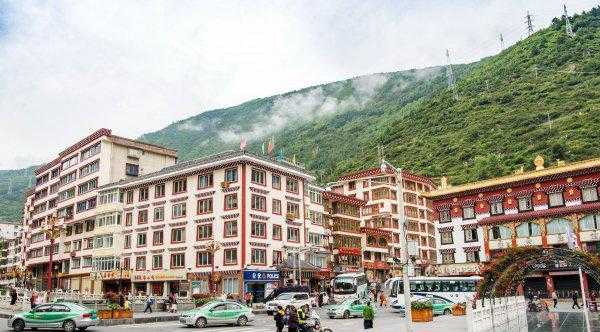 康定海拔多少米