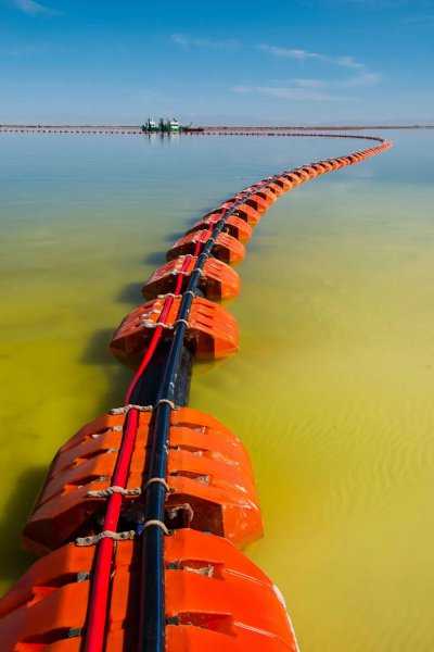 察尔汗盐湖位于哪里