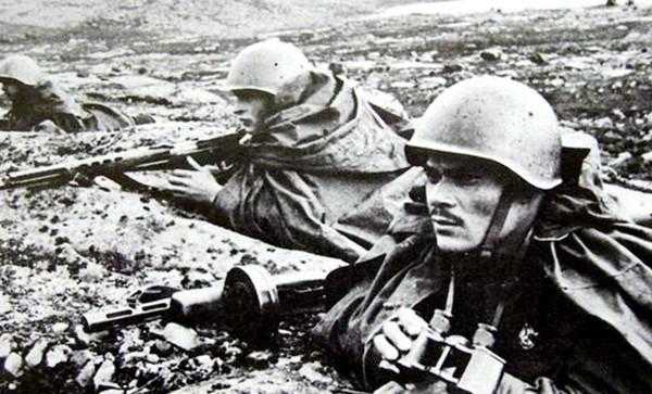 莫斯科保卫战和斯大林格勒战役相同点