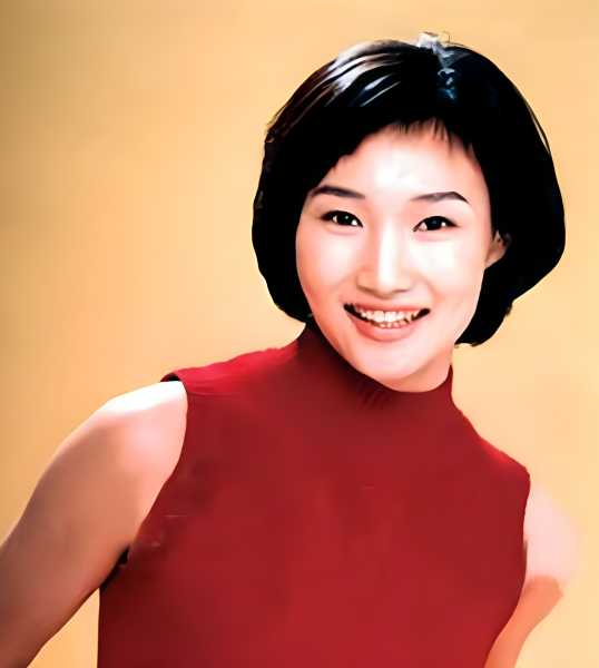 主持人李梓萌个人资料简介