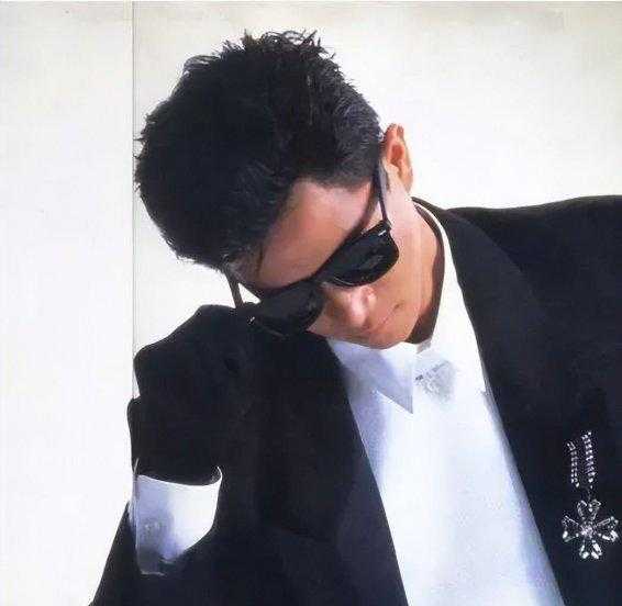 歌手陈百强个人资料简介