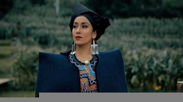 吉克隽逸为什么肤色黑