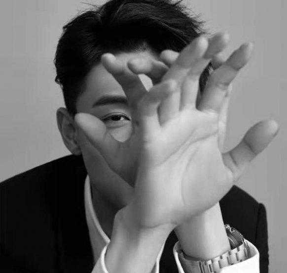 秦霄贤个人资料简介