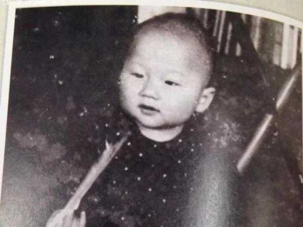 成龙姓什么叫什么